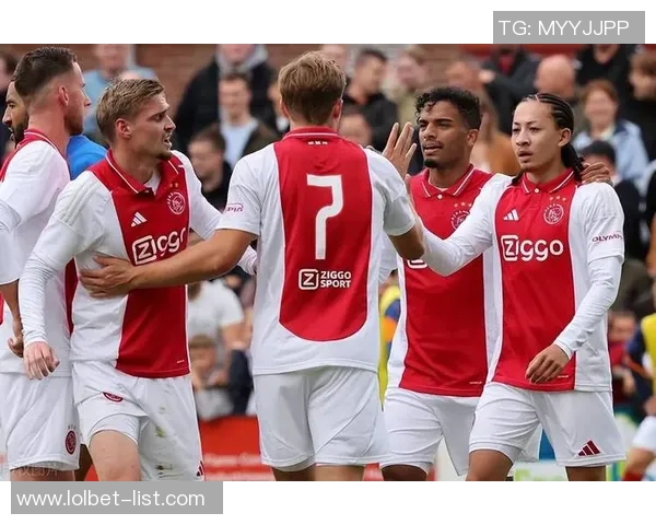 欧冠激战热刺与本菲卡战平点球大战引发全场狂欢与争议