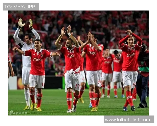 欧联杯激战：本菲卡逆转里昂红牌事件引发全场热议