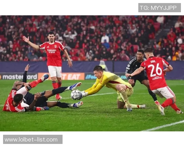 本菲卡逆袭阿森纳3-0胜利绝杀瞬间成历史冷门引发全场狂欢